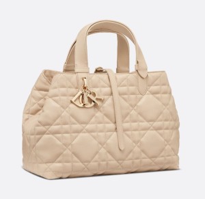 디올 미디움 뚜주흐 백 매크로까나쥬 카프스킨 파우더 베이지