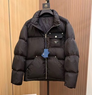 프라다 남성 리나일론 크롭 다운 재킷