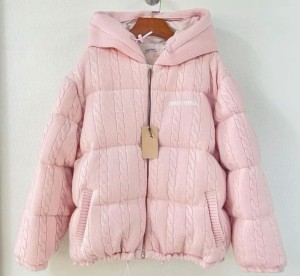 미우미우 울 캐시미어 케이블 후드 패딩