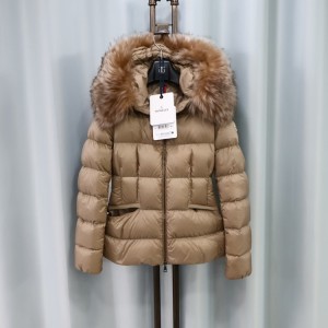 몽클레어 보에드 후드 시어링 트리밍 쇼트 패딩