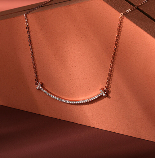 티파니앤코(Tiffany & Co.)의 티파니 T 스마일 펜던트