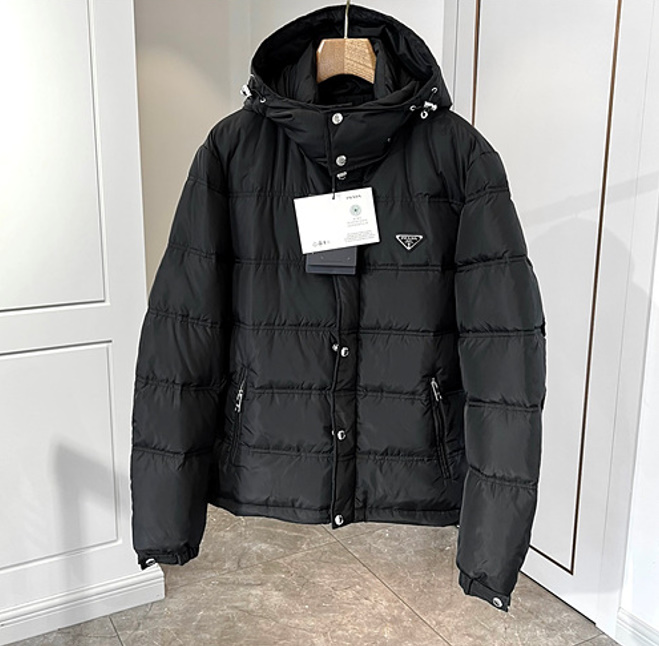프라다 리나일론 후드 다운 자켓
