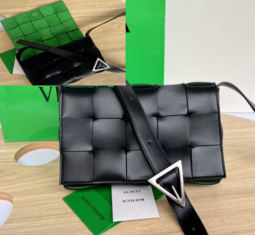 보테가 베네타 카세트백 무광 블랙 내부 스웨이드 그린 15 * 23 * 5cm