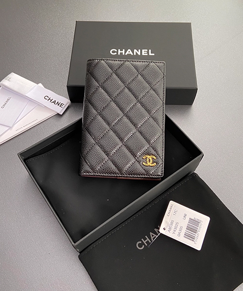 샤넬 여권 케이스 A80385