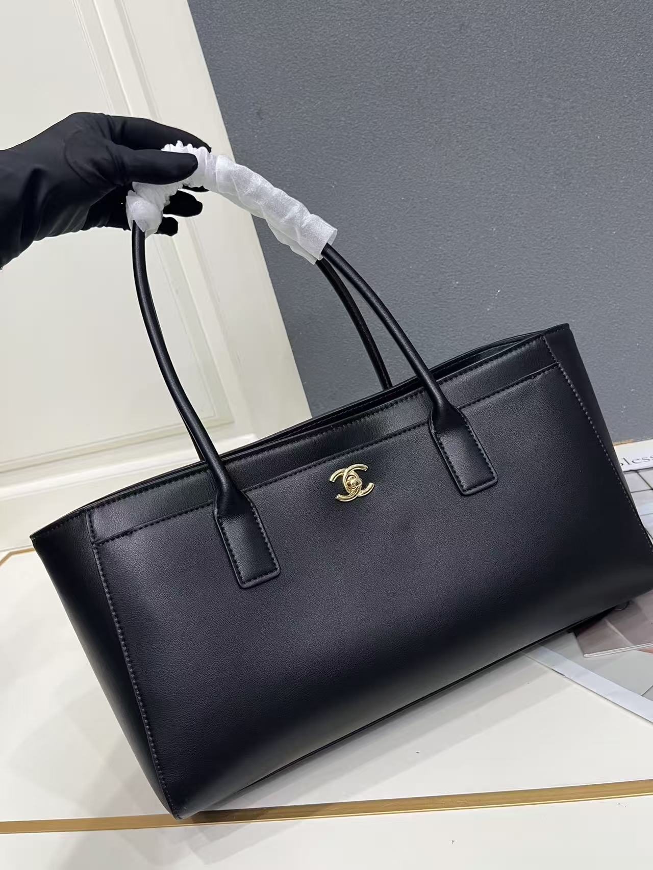 샤넬 26S 서프백 오리지널 카프스킨