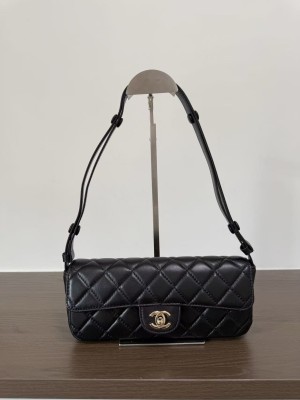 CHANEL 샤넬 클래식 체인 케이스 백 AP2044
