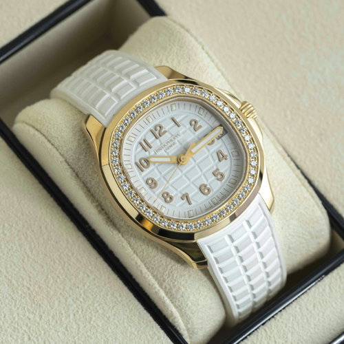 파텍필립 아쿠아넛 루체 18K 로즈골드 다이아몬드 베젤 화이트 다이얼