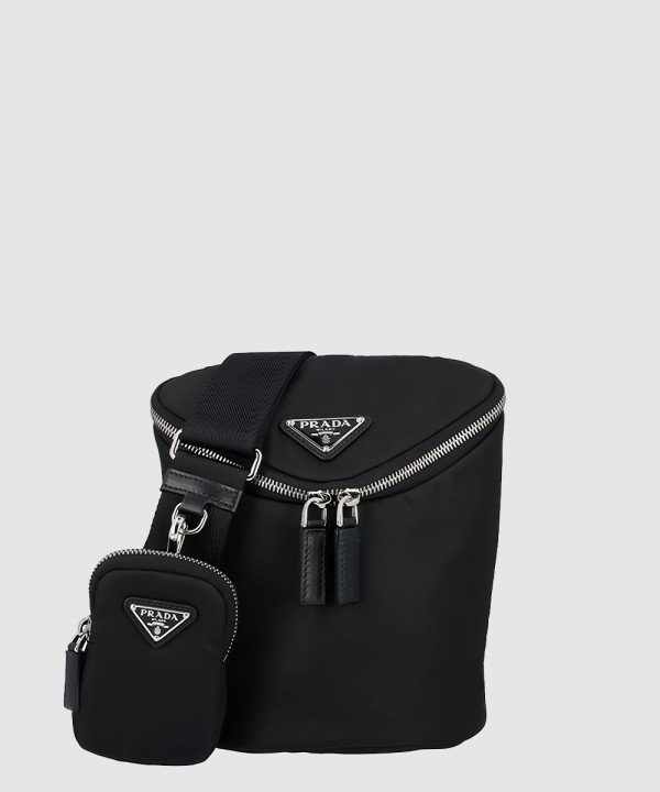 프라다 클래식 삼각 로고 크로스백 1BA147