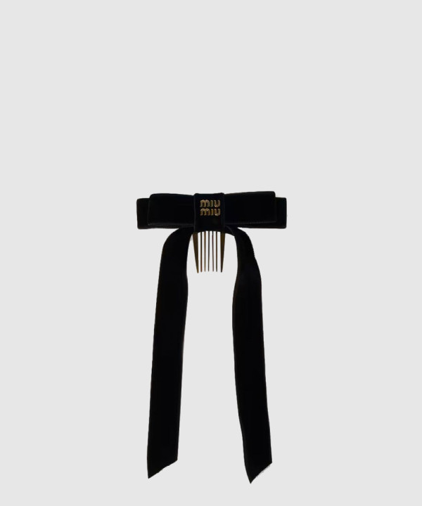 미우미우 벳 헤어 클립 블랙 5IF207