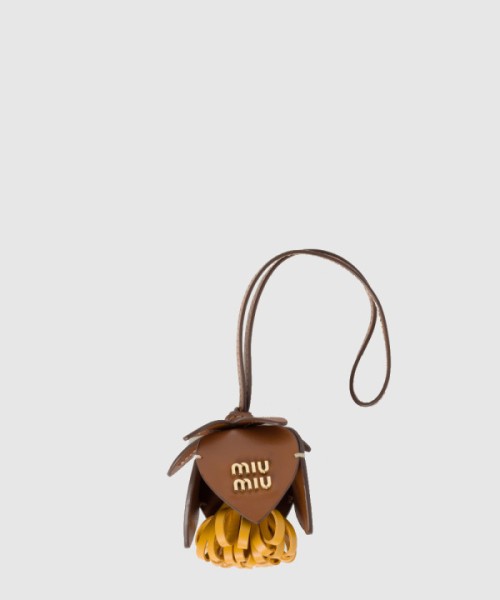 미우미우 가죽 트릭 5TL498