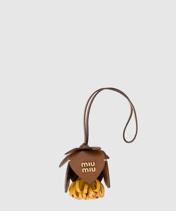 미우미우 가죽 트릭 5TL498