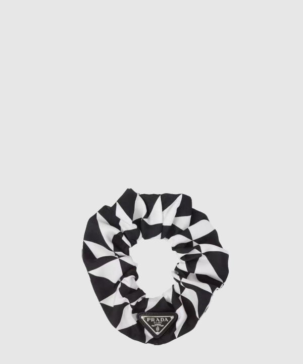 프라다 리나일론 스크런치 1IF015