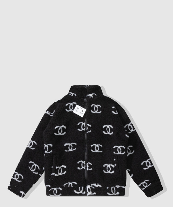 샤넬 로고 프린트 쇼트 코트