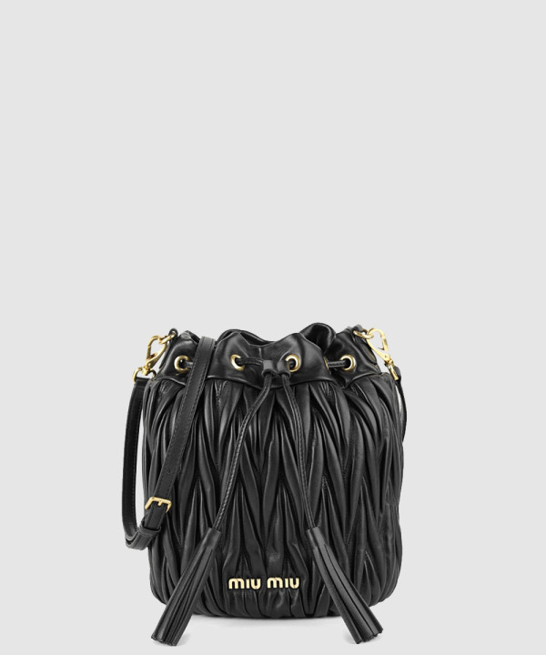 미우미우 마틀라쎄 버킷백 5BE014