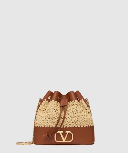 발렌티노 VLOGO SIGNATURE 라피아 미니 버킷백