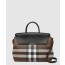 버버리 토트백 체크 미디엄 캐서린 80618001