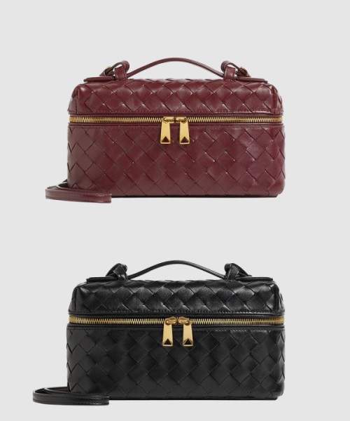 보테가베네타 스트랩 장식의 베니티 케이스 789109