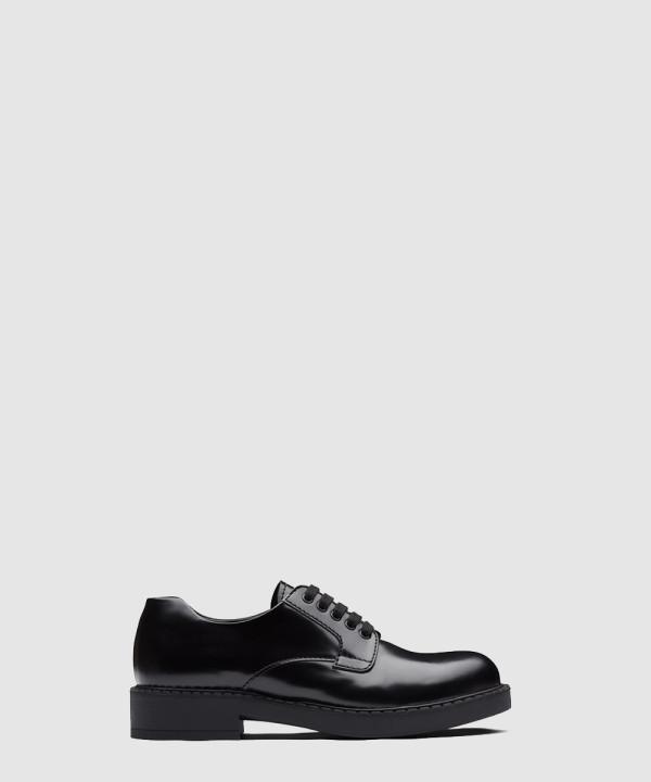 프라다 브러시드 레더 더피 슈즈 2EE345