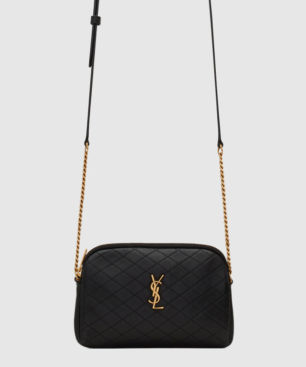 생로랑 퀼트 처리된 램스킨 소재의 Gaby 지퍼 파우치 733667