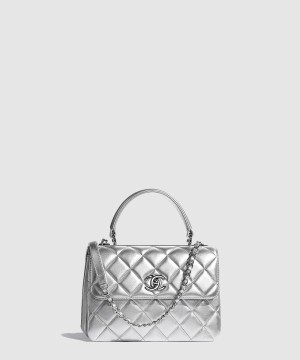 샤넬 핸들 장식의 미니 플랩백 AS4654