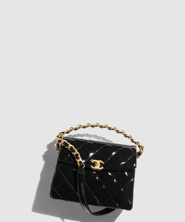 샤넬 핸들 장식의 미니 플랩백 AS4472