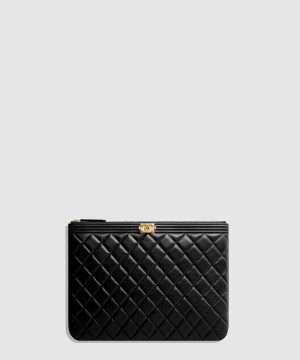 샤넬 보이 클러치 미듐 A84406