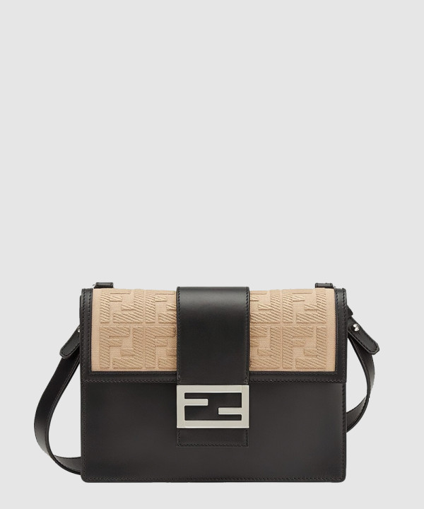 펜디 미디움 크로스바디백 7VA524