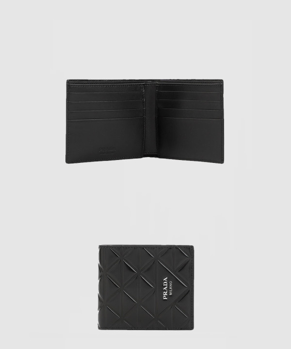 프라다 오목 엠보 가죽 지갑 2M0513