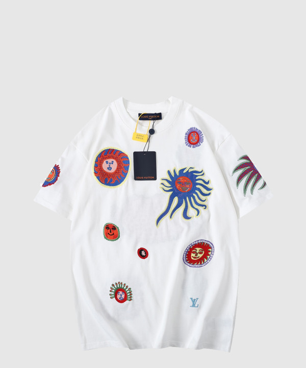 루이비통 로고 프린트 반팔