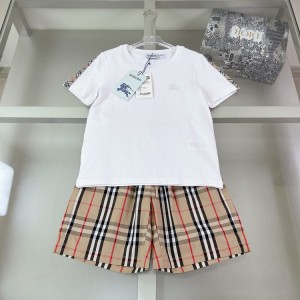 버버리 키즈 반팔 티셔츠 팬츠 셋업 2컬러
