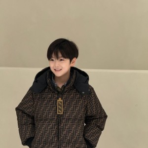 펜디 키즈 양면 후드 패딩