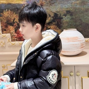 몽클레어 키즈 후드 패딩