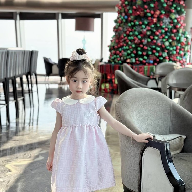 펜디 키즈 카라 원피스