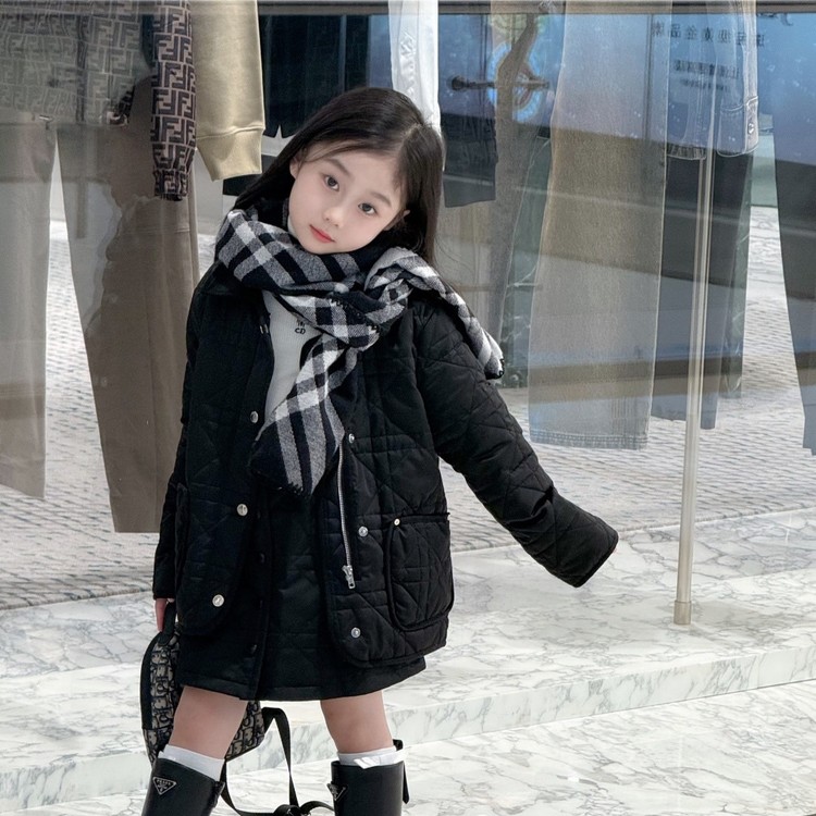 디올 키즈 까나쥬 퀼팅 경량 패딩