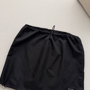 프라다 스트링 미니 스커트