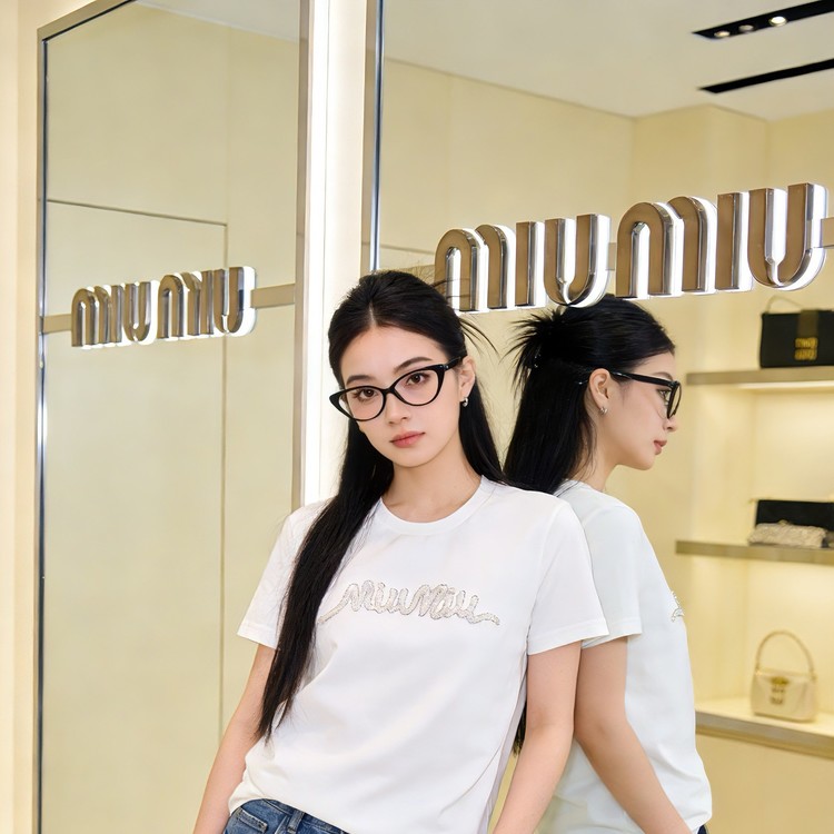 미우미우 레터링 티셔츠