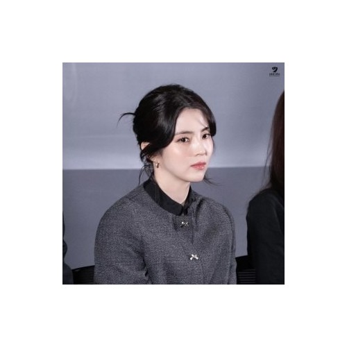 디올 한소희 자켓 스커트 셋업