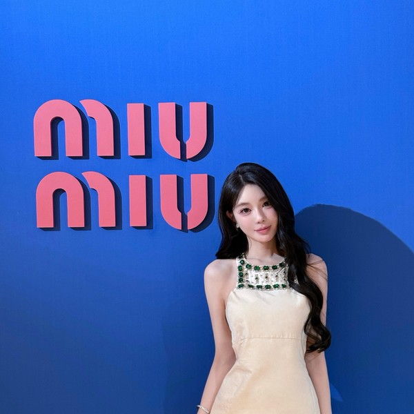 [고퀄]미우미우 보석 나시 원피스