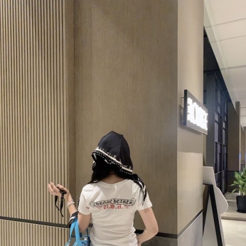 크롬하츠 반팔 브이넥 티셔츠 2컬러