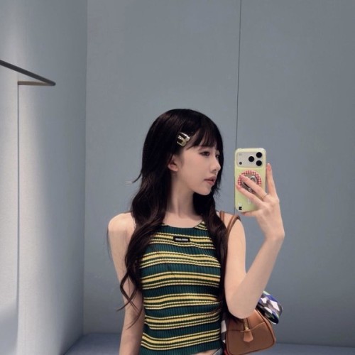 [고퀄]미우미우 스트라이프 백리스 나시