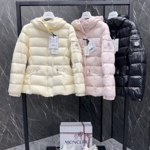 몽클레어 여성 숏 패딩 바란테 Barante 구스다운 K20931A00083597Z8