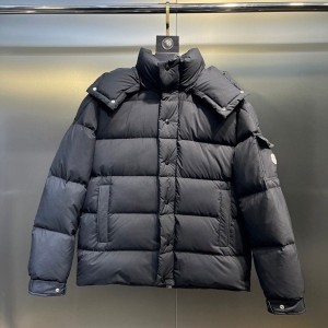 몽클레르 MONCLER 일상용 아웃도어 남성 후드 오리털 패딩 점퍼