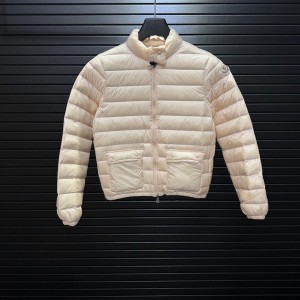 몽클레르 MONCLER 심플하고 단정한 보온 숏 기장 스탠드칼라 여성용 패딩 재킷