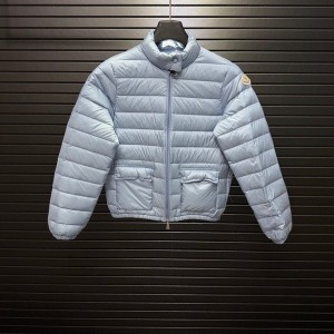 몽클레르 MONCLER 심플하고 단정한 보온 숏 기장 스탠드칼라 여성용 패딩 재킷