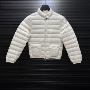 몽클레르 MONCLER 심플하고 단정한 보온 숏 기장 스탠드칼라 여성용 패딩 재킷
