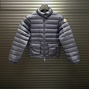 몽클레르 MONCLER 심플하고 단정한 보온 숏 기장 스탠드칼라 여성용 패딩 재킷