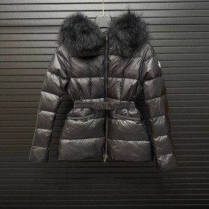 몽클레르 MONCLER 허리 라인을 잡아주는 패션 후드 퍼 카라 여성용 패딩 재킷