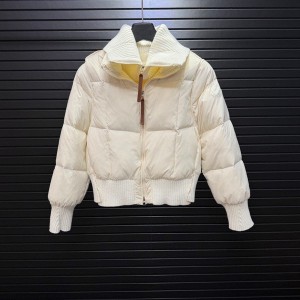 몽클레르 MONCLER 세련되고 트렌디한 개성 있는 숏 니트 칼라 여성용 패딩 재킷