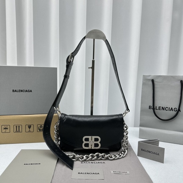 발렌시아가 BB 소프트 플랩백 블랙
