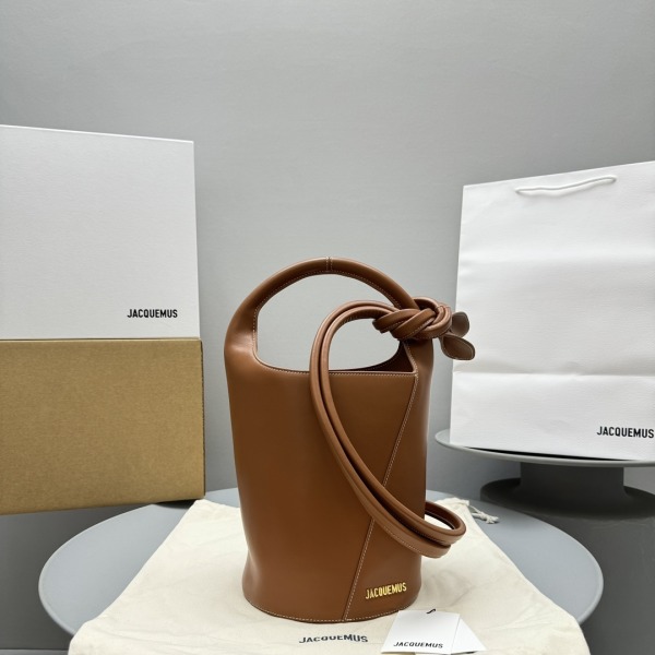  자크뮈스 르 쁘띠 투르니 가죽 버킷백 19*24.5*38cm